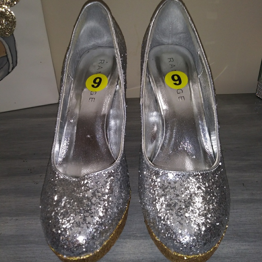 🙌BOGO🙌$10🙌SILVER & GOLD PLATFORM GLITTER